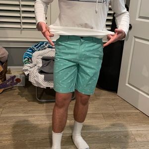 Teal chino shorts with white diamond print